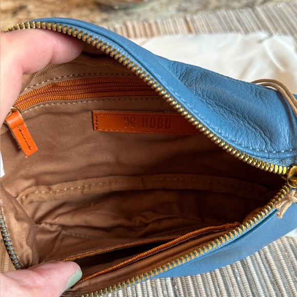 NEW HOBO Leather Adjustable Fern Belt/Crossbody Bag In Dusty Blue - Picture 10 of 13